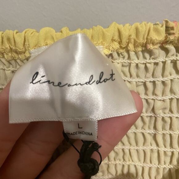 Line and Dot Yellow floral‎ top size large - Picture 6 of 7